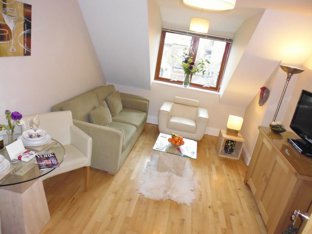 11 Talbot Court Apartment York Room photo